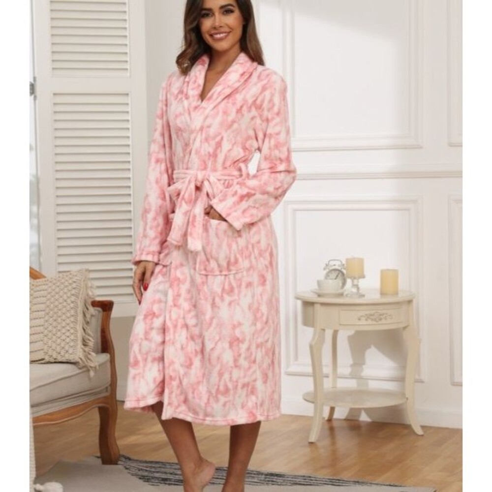 Womens M/L Pink White Soft Elegant Long Wrap Robe Flannel Warm Bathrobe Spa Cozy